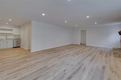Living - 201 Arrowhead Trl, Easley, SC 29642 photo 9 of 9