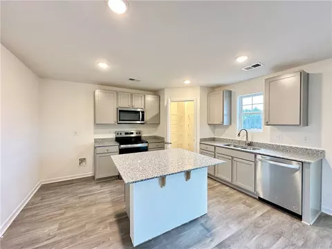 Kitchen - 511 Seaborn Cir, Pendleton, SC 29670 photo 1 of 2