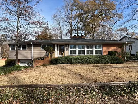 1008 Summit Dr, Greenville, SC 29609