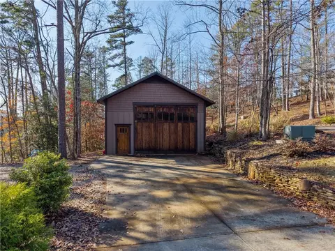 104 Villa Ct, Sunset, SC 29685 photo 3
