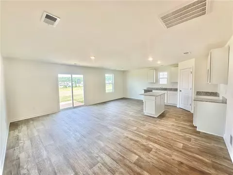 Living - 506 Seaborn Cir, Pendleton, SC 29670 photo 1 of 2