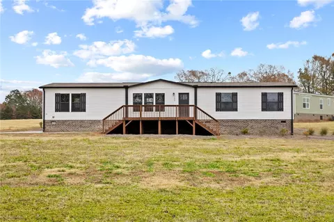 102 Purdy Rd, Iva, SC 29655