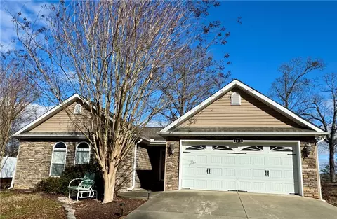 1215 Andersonville Rd, Townville, SC 29689