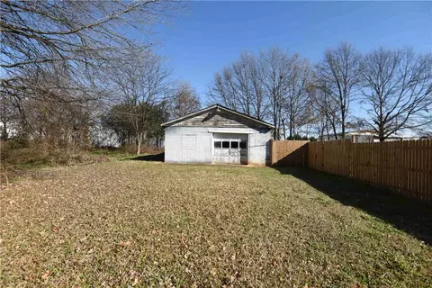 18 Bradley St, Greenville, SC 29611