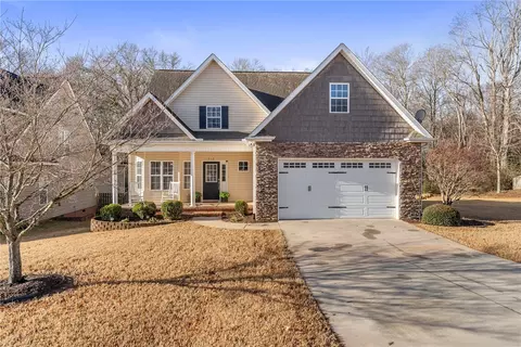216 Streams Way, Anderson, SC 29625