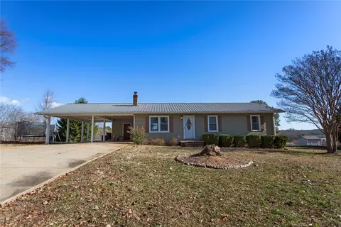 709 Poplar Springs Rd, Westminster, SC 29693