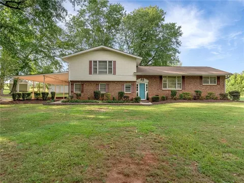 338 Emily Ln, Piedmont, SC 29673