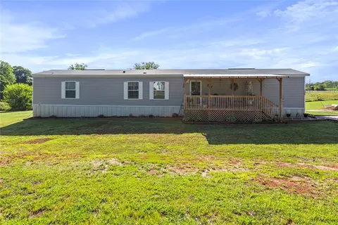 125 Country Place Cir, Seneca, SC 29678