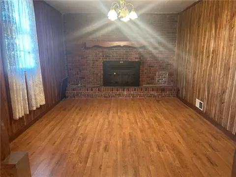 Living - 1418 Autun Rd, Pendleton, SC 29670 photo 2 of 3