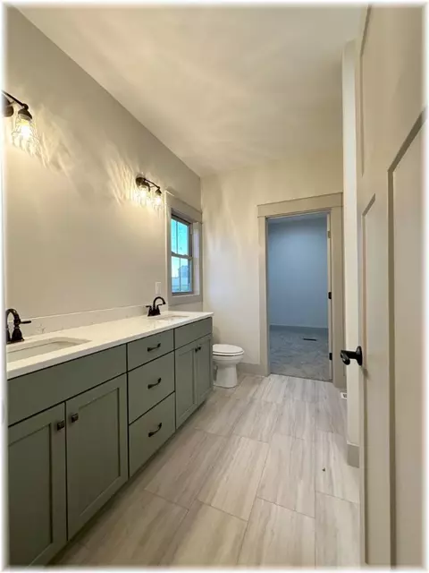 Bath - 192 Jefferson Pl, Walhalla, SC 29691 photo 2 of 3