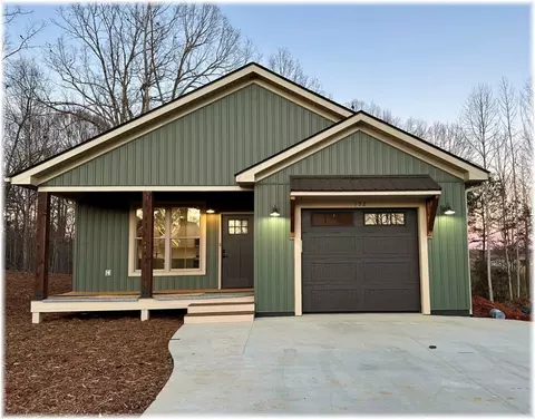 Exterior - 192 Jefferson Pl, Walhalla, SC 29691 photo 2 of 4