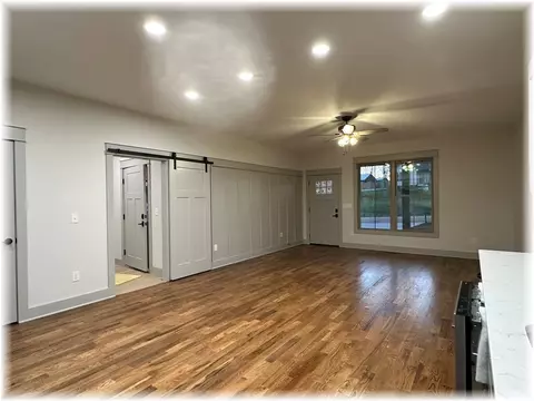 Living - 192 Jefferson Pl, Walhalla, SC 29691 photo 3 of 4