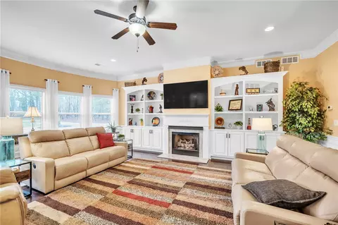 Living - 112 Constitution Ave, Pendleton, SC 29670 photo 2 of 2