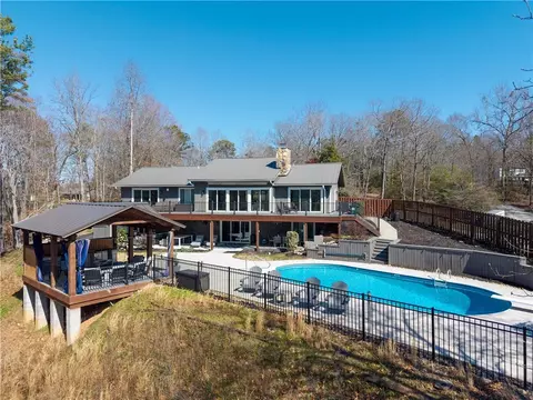 1419 Keowee Lakeshore Dr, Seneca, SC 29672