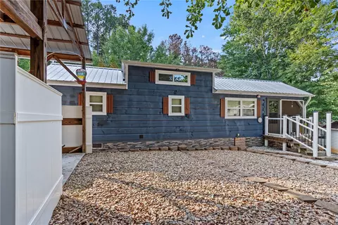 207 Newbury Cir, Westminster, SC 29693