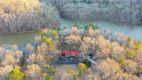 541 Pike Rd, Central, SC 29630