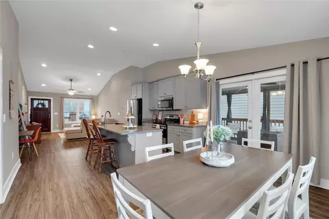 Dining - 100 Regency Walk, Pickens, SC 29671 photo 1 of 3