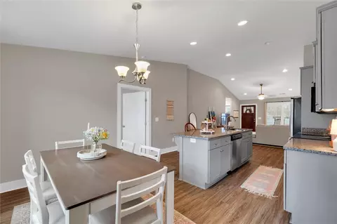 Dining - 100 Regency Walk, Pickens, SC 29671 photo 2 of 3