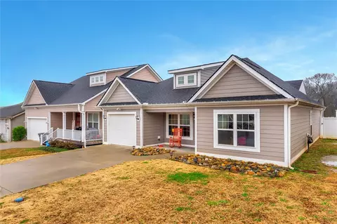Exterior - 100 Regency Walk, Pickens, SC 29671 photo 3 of 4