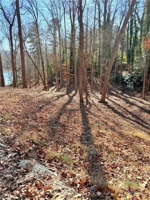 139 Gordon Dr, Central, SC 29630 photo 2