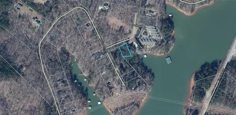 139 Gordon Dr, Central, SC 29630 photo 3