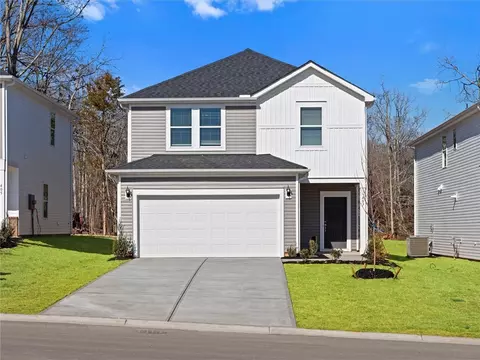 407 Yellowstone Trl, Gray Court, SC 29645