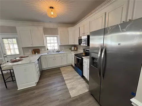 Kitchen - 210 Dillard Dr, Easley, SC 29642 photo 3 of 4