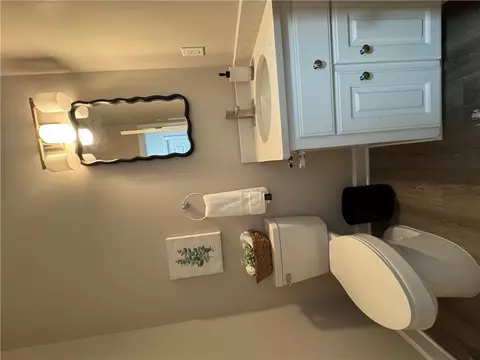 Bath - 210 Dillard Dr, Easley, SC 29642 photo 3 of 3