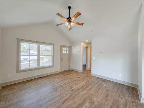 614 S Cherry St, Seneca, SC 29678 photo 7