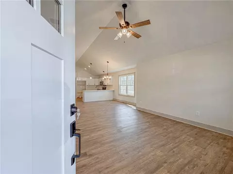 614 S Cherry St, Seneca, SC 29678 photo 4