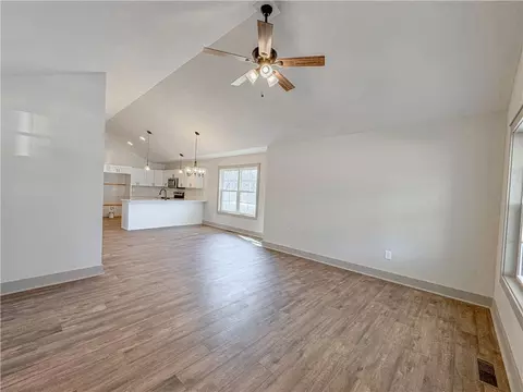 614 S Cherry St, Seneca, SC 29678 photo 8