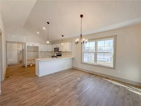 614 S Cherry St, Seneca, SC 29678 photo 9