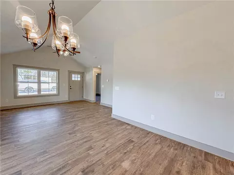 614 S Cherry St, Seneca, SC 29678 photo 10