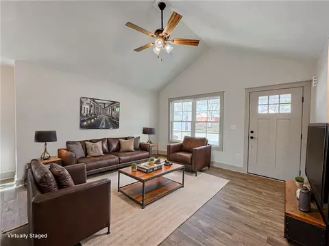 614 S Cherry St, Seneca, SC 29678 photo 5
