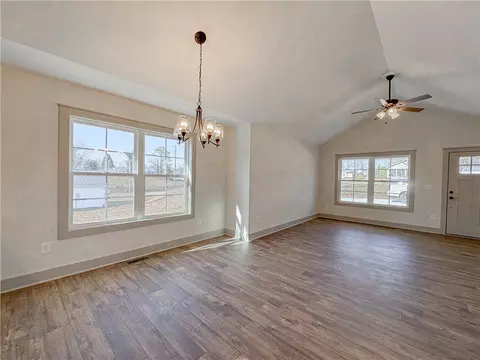 614 S Cherry St, Seneca, SC 29678 photo 11