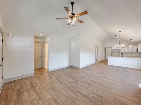 614 S Cherry St, Seneca, SC 29678 photo 6
