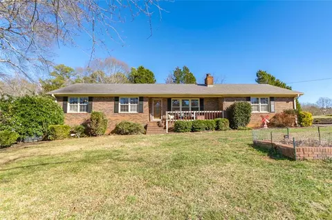 Exterior - 102 Fairview Ct, Easley, SC 29642 photo 8 of 12