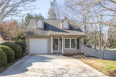 100 Plantation Dr, Pendleton, SC 29670