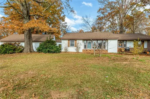 364 Mount Bethel Rd, Pickens, SC 29671