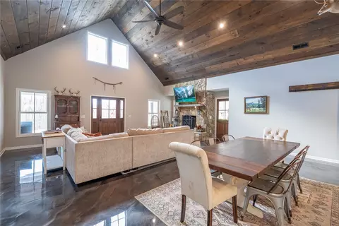 816 Table Rock Rd, Pickens, SC 29671 photo 4