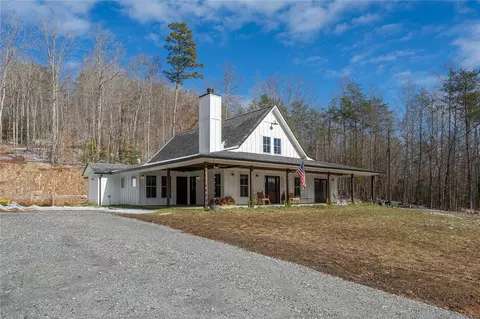 816 Table Rock Rd, Pickens, SC 29671