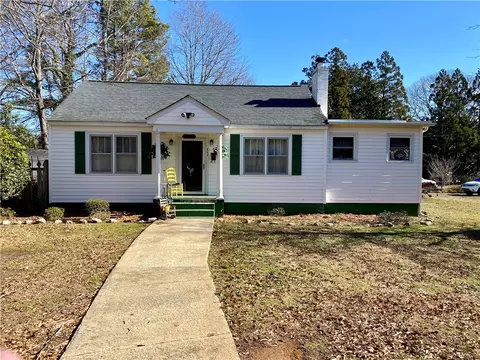 502 Courtney Dr, Anderson, SC 29625