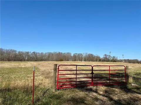 370 Fairplay Rd, Townville, SC 29689