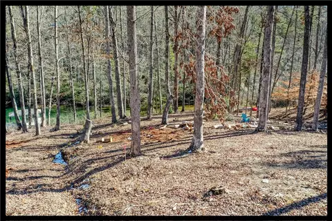 220 Harborside Dr, Six Mile, SC 29682