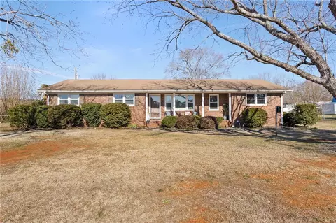 218 Skyland Dr, Belton, SC 29627
