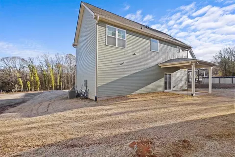 Exterior - 325 Thompson St, Pendleton, SC 29670 photo 5 of 8