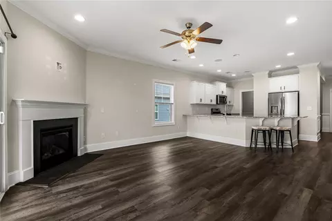 Living - 220 Tralee Dr, Pendleton, SC 29670 photo 2 of 3