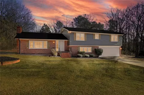 109 King Arthur Dr, Anderson, SC 29621