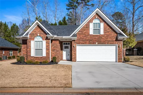 310 Canterbury Ln, Seneca, SC 29672