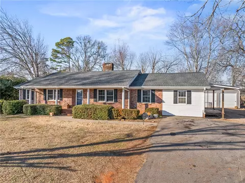 403 Shiloh Rd, Seneca, SC 29678